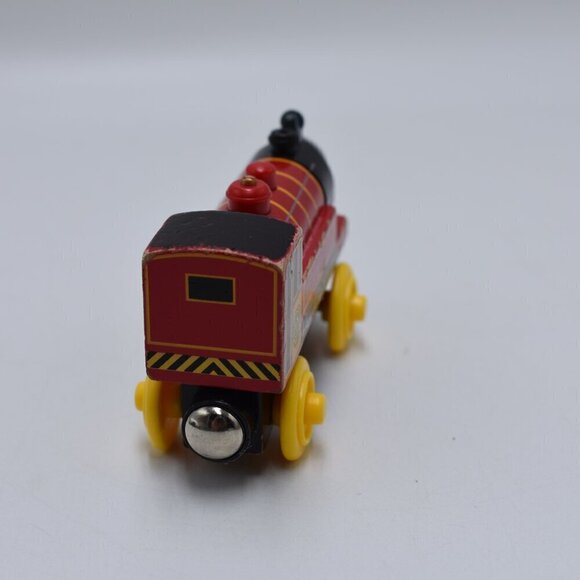 VICTOR - Learning Curve Thomas & Friends Wooden Railway Train Tank Engine 2003 - Picture 8 of 9